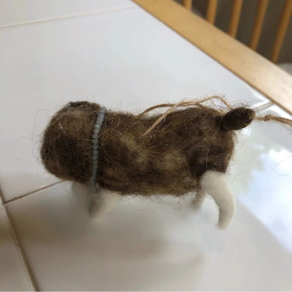 NWT Dog ornament yoga pose, Felted wool handmade Christmas holiday decor - Picture 4 of 4